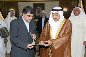 الخرافي يطلع على كتاب من السفير الايراني﻿