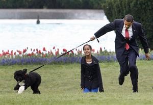 اوباما مع ابنته والكلب بو﻿