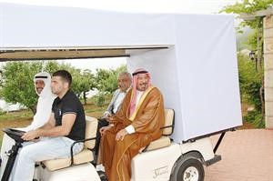 الشيخ دمحمد الصباح والشيخ احمد الفهد وقتيبة الغانم خلال الحفل