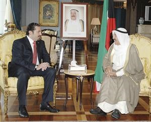 صاحب السمو الامير خلال لقائه رئيس الوزراء اللبناني سعد الحريري