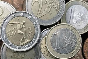 اليورو يتراجع الى ادنى مستوى خلال 4 سنوات امام الدولار﻿