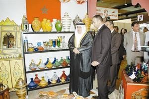 ومطلعا على جديد المشاركين﻿