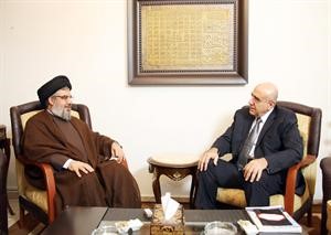 الامين العام لحزب الله السيد حسن نصرالله مستقبلا اللواء مصطفى حمدان محمود الطويل