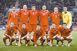 سويسرا تعوّل على خبرة هيتسفيلد وتألق فراي