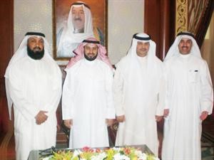 مانع العجمي وم عبدالله العنزي وفرز المطيري خلال مغادرتهم البلاد﻿