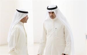 حديث بين مرزوق الغانم وخالد الطاحوس قبل الاجتماع﻿
