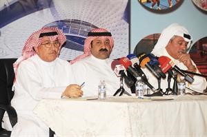 الشيخ احمد اليوسف واسد تقي وعماد الغربللي خلال المؤتمر الصحافي في الهيئة	هاني الشمري﻿