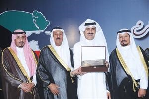مطلق الشليويح متوسطا محمد المسيلم وبدر الدويش ومحمد بن بصيص﻿
