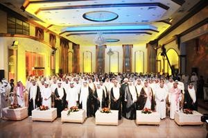 الحضور وقوفا اثناء النشيد الوطني﻿﻿انور الكندري﻿