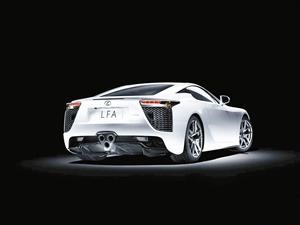 لكزس LFA ذات المواصفات الخلابة