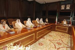 صاحب السمو الامير الشيخ صباح الاحمد خلال ترؤسه الجلسة الاستثنائية لمجلس الوزراء
﻿