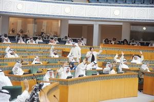 المجلس يصوت على احد الاقتراحات
