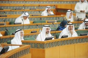 دمحمد البصيري ودفاضل صفر والمستشار راشد الحماد خلال الجلسة
