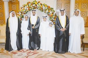 صورة تذكارية للمعرس مع عبدالناصر وعبدالله ومحمد المسعود وشقيقه عبدالله