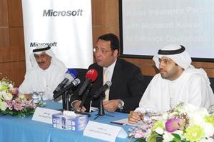  انور بوخمسين وايهاب مصطفى ومحمد العلبان في جانب من المؤتمر
﻿