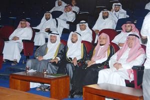 الشيخ احمد الفهد ودعبدالله المعتوق خلال الحفل فريال حماد