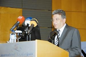 نجيب صعب متحدثا﻿