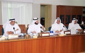 عدنان المطوع واحمد السعدون ودفيصل المسلم وناجي العبدالهادي خلال اجتماع اللجنة الاسكانية﻿