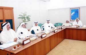 عبدالرحمن العنجري وخالد الطاحوس ومرزوق الغانم وصالح الملا وعدنان المطوع اثناء اجتماع لجنة الشباب والرياضة	متين غوزال﻿