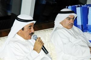 مدير الاطفاء يلقي كلمته ويبدو العميد امين عابدين﻿