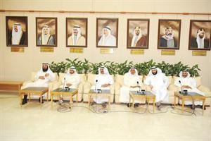 رئيس مجلس الامة جاسم الخرافي متوسطا دناصر الصانع ودفيصل المسلم وعبدالله الرومي ودفهد الخنة متين غوزال