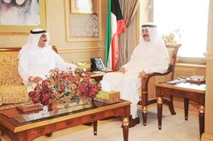 الشيخ محمد الخالد مستقبلا السفير فهد العوضي