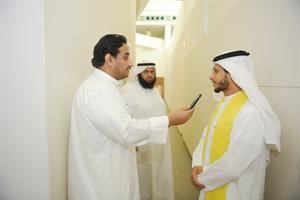 طارق الشايع يتحدث للزميل عادل الشنانمتين غوزال
