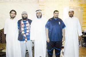الخراز مع اهله وذويه﻿