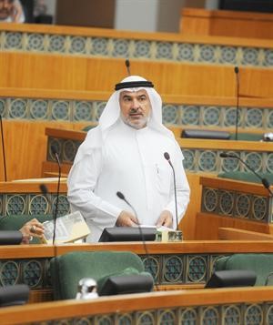 صالح عاشور متحدثا
