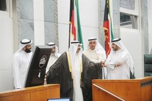 الرئيس الخرافي مخاطبا علي الدقباسي بحضور نائبه عبدالله الرومي ودمحمد البصيري ودعلي العمير
