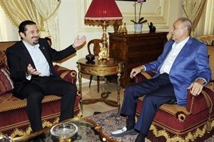 رئيس البرلمان نبيه بري مستقبلا رئيس الحكومة سعد الحريري في عين التينة امس﻿