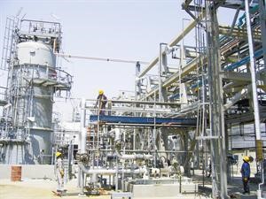 نقابيو قطاع النفط يطالبون برفع السقف الاعلى للراتب التقاعدي للعاملين في القطاع الى 1750 دينارا﻿
