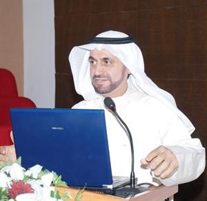 دفاضل صفر متحدثا خلال الورشة﻿