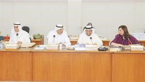 درولادشتي وديوسف الزلزلة وعبدالرحمن العنجري واحمد السعدون خلال اجتماعاللجنة المالية امسمتين غوزال