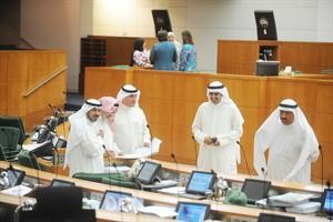 مسلم البراك وخالد الطاحوس وعسكر العنزي ودمحمد البصيري والصيفي مبارك الصيفي خلال الجلسة