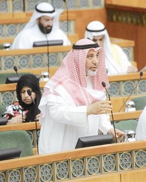 دمحمد البصيري متحدثا في جلسة المجلس امس متين غوزال