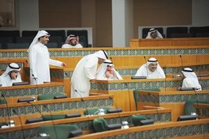 دحسن جوهر وعبدالرحمن العنجري وعادل الصرعاوي ومرزوق الغانم وصالح الملا في الجلسة
