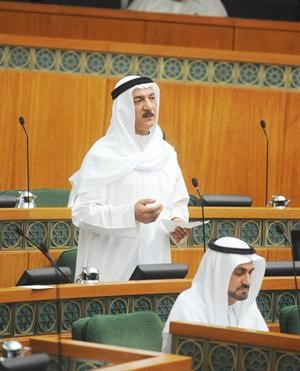 عدنان المطوع خلال حديثه عن الميزانية