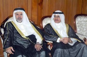 سفير مملكة البحرين الشيخ خليفة ال خليفة ومدير ادارة المراسم ضاري العجران
﻿