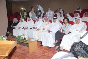 زيد العازمي متوسطا اعضاء البلدي
