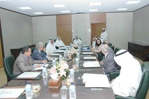 المستشار راشد الحماد مترئسا الاجتماع﻿