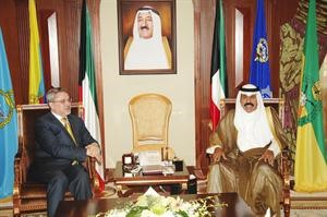 سمو ولي العهد الشيخ نواف الاحمد مستقبلا السفير العراقي