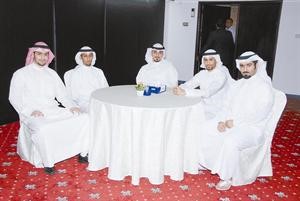 عدد من المكرمين والحضور
