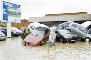 الفيضانات تقتل 9 في فرنسا