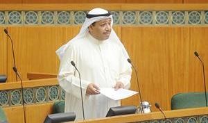 فيصل الدويسان متحدثا في الجلسة