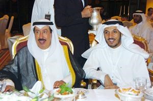 احمد الهارون مع فؤاد العويشي خلال الاحتفال
﻿
