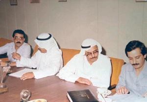 سليمان البلوشي في اجتماع مع زملاء العمل﻿