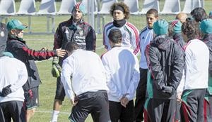 مدرب المكسيك خافيير اغيري يطمح الى تحقيق الانتصارات والتاهل لابعد مدى في البطولة ﻿