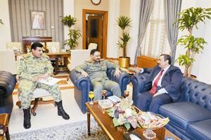 العميد الركن زايد ناصر خلال لقائه دخالد السهلاوي
