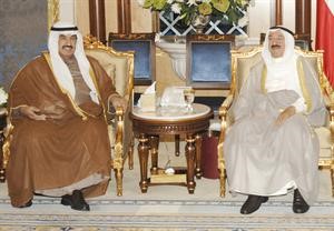 صاحب السمو الامير الشيخ صباح الاحمد مستقبلا سمو رئيس الوزراء الشيخ ناصر المحمد
